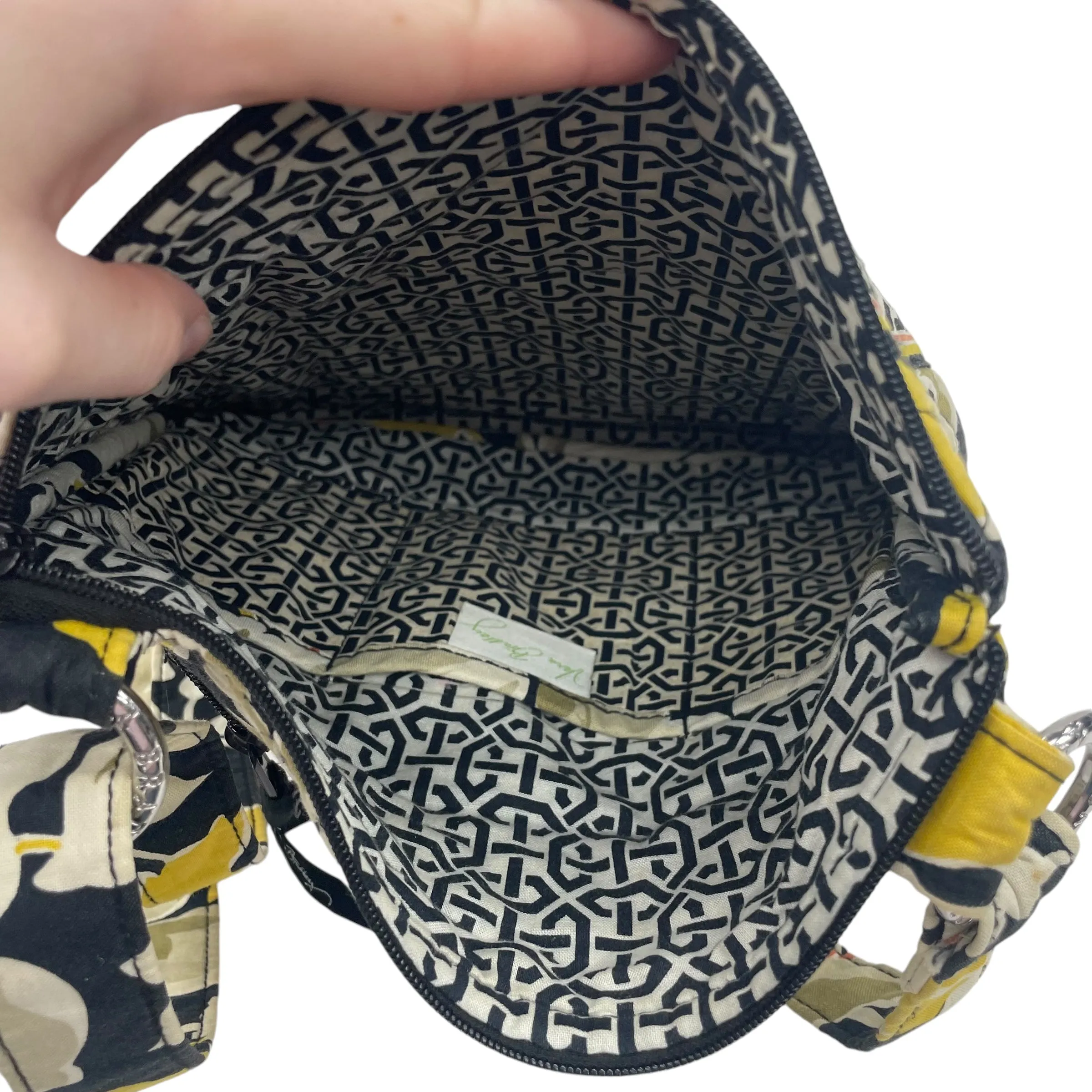 BLACK & CREAM CROSSBODY by VERA BRADLEY Size:MEDIUM