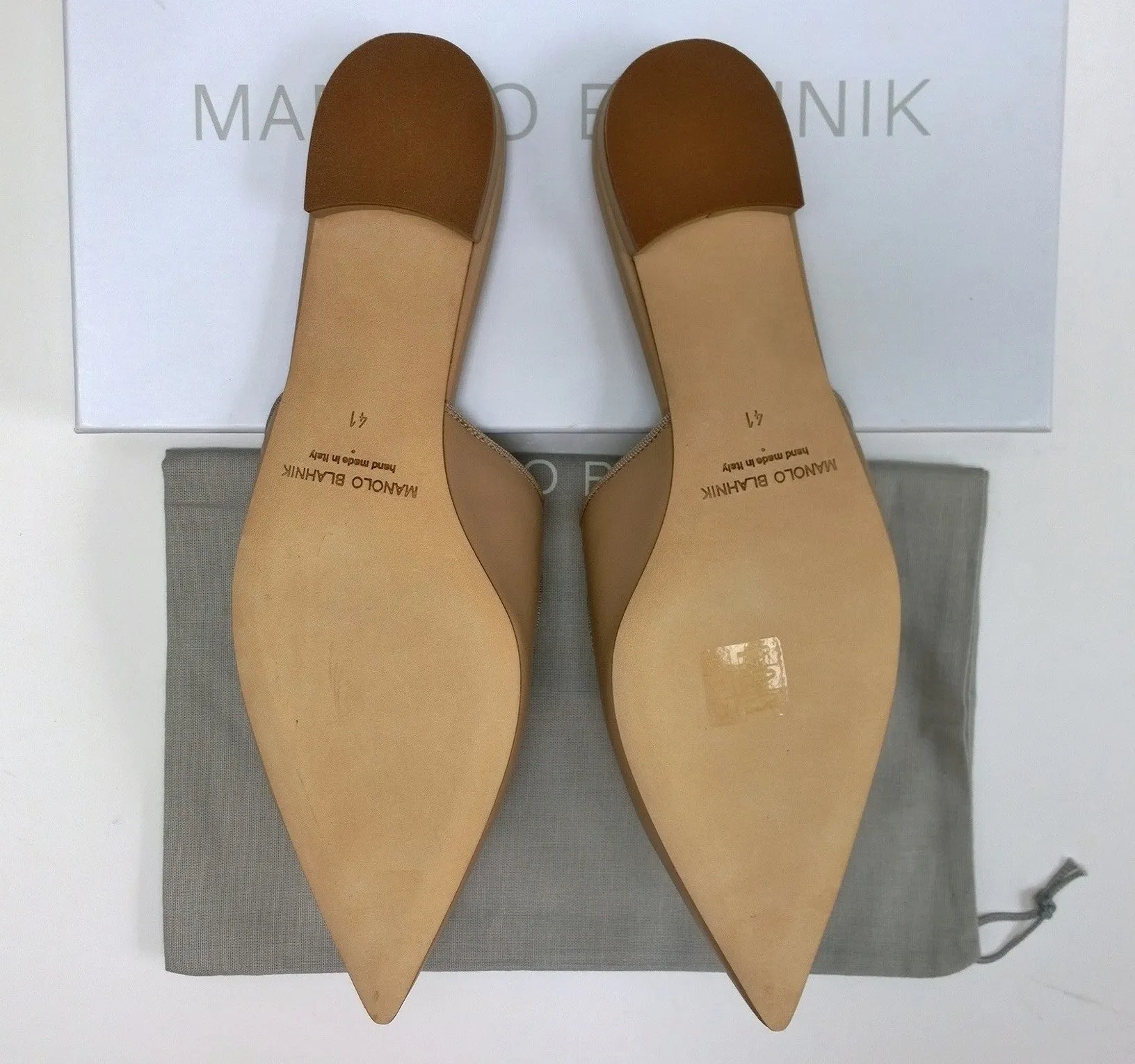 Manolo Blahnik Camparimu 20 Leather Mule Flats in Neutral Beige