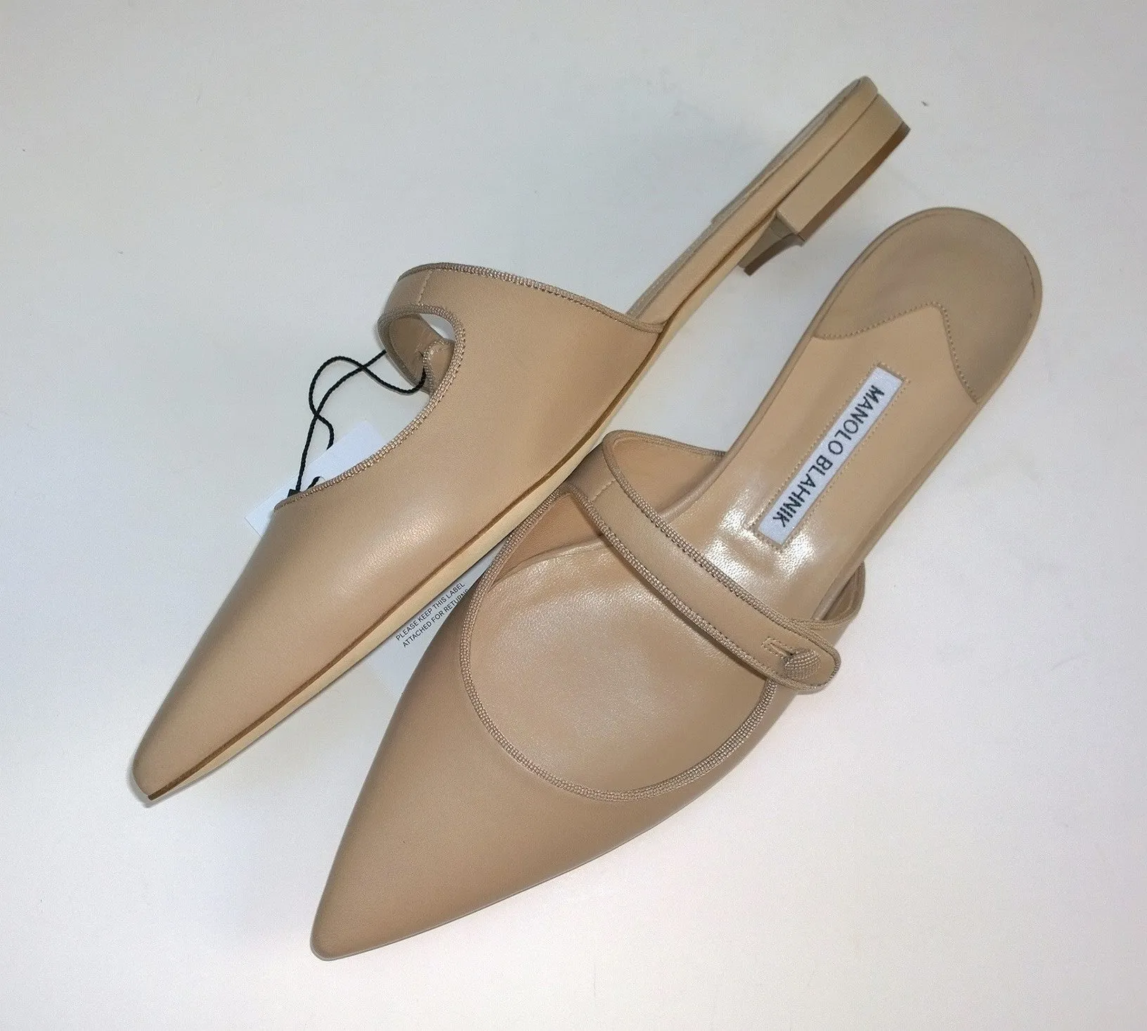 Manolo Blahnik Camparimu 20 Leather Mule Flats in Neutral Beige