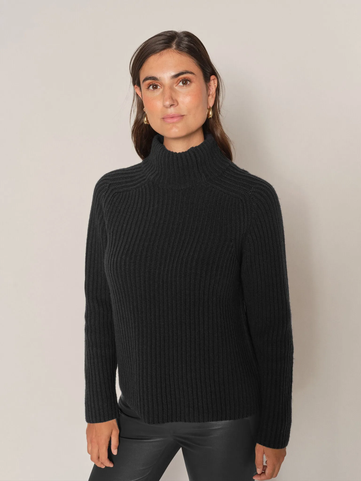 MMThyra Highneck Knit