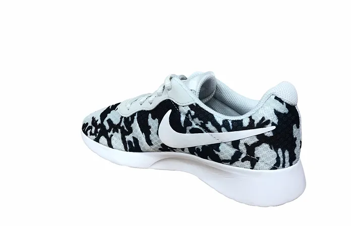 Nike women's fitness shoe Tajun Print 820201 010