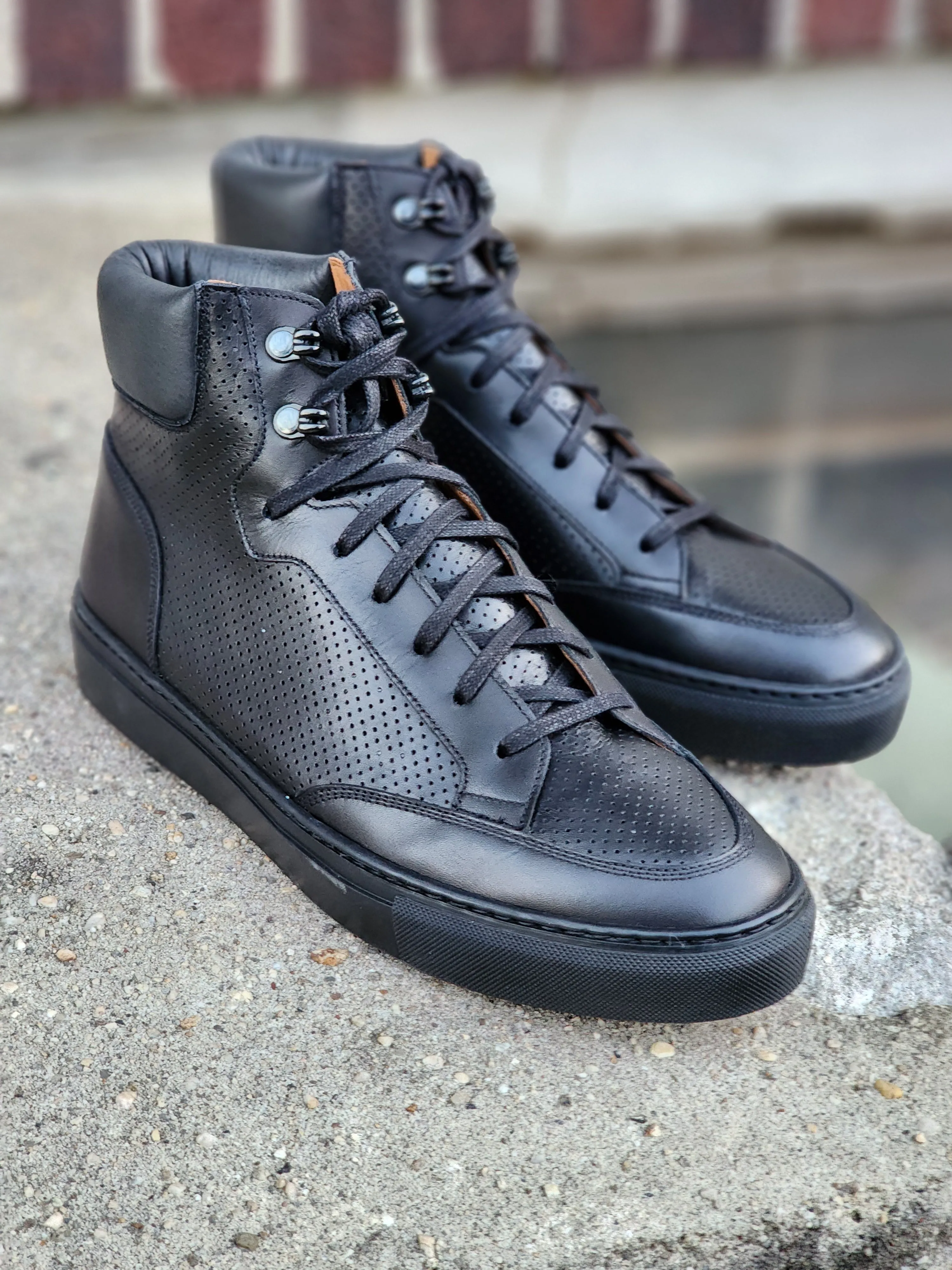 Richland - Perforated Black Calf